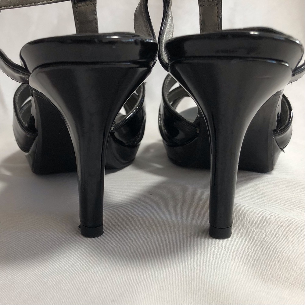 EUC Bandolino Sarah Strappy Sandal - Picture 4 of 5